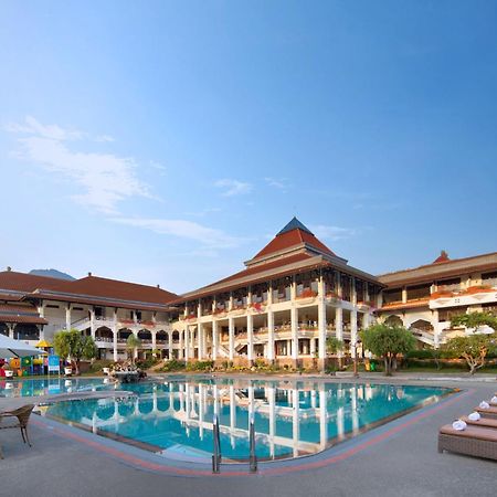 รอยัล ออร์คิด การ์เด้น โฮเต็ล Hotel บาตู ภายนอก รูปภาพ