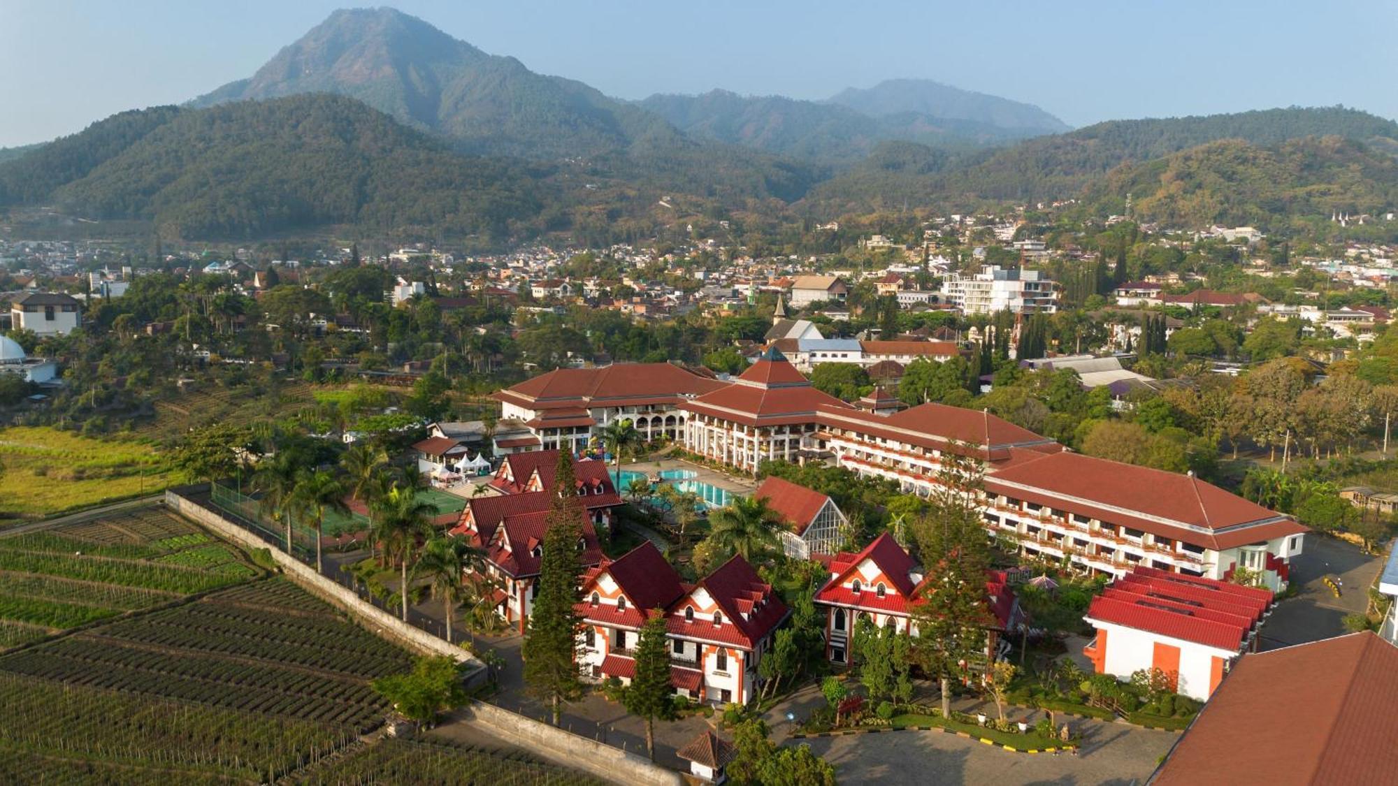 รอยัล ออร์คิด การ์เด้น โฮเต็ล Hotel บาตู ภายนอก รูปภาพ