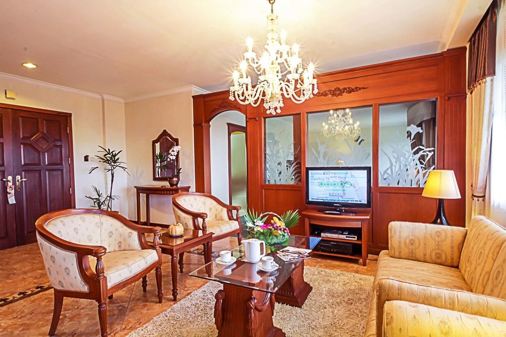 รอยัล ออร์คิด การ์เด้น โฮเต็ล Hotel บาตู ภายนอก รูปภาพ