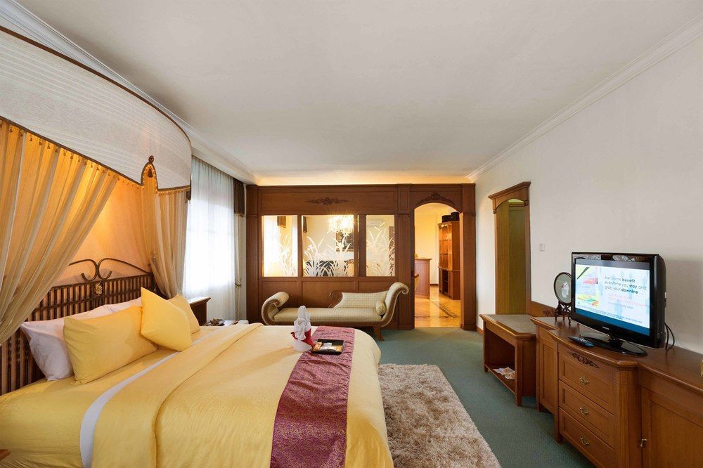รอยัล ออร์คิด การ์เด้น โฮเต็ล Hotel บาตู ภายนอก รูปภาพ