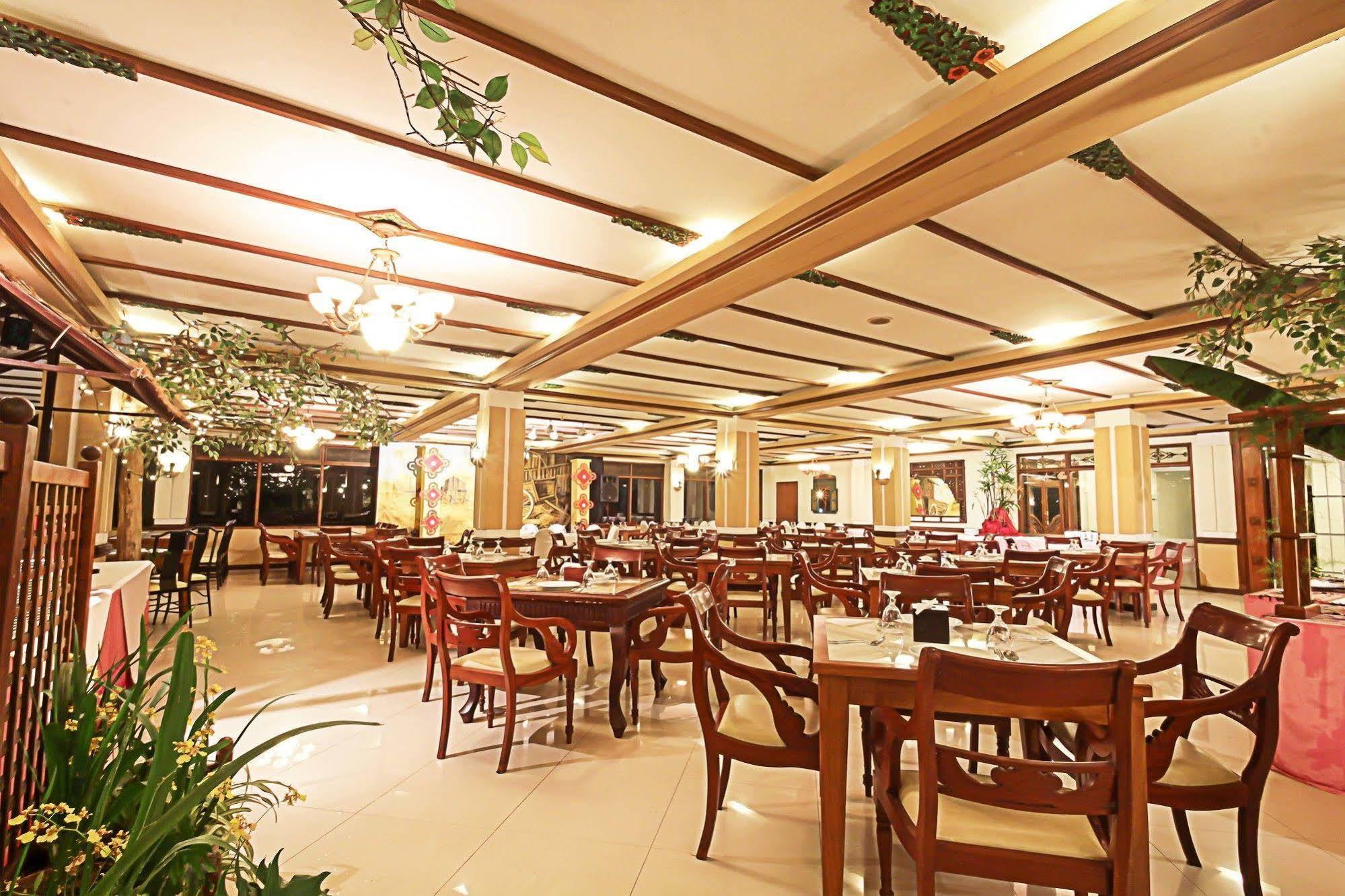 รอยัล ออร์คิด การ์เด้น โฮเต็ล Hotel บาตู ภายนอก รูปภาพ